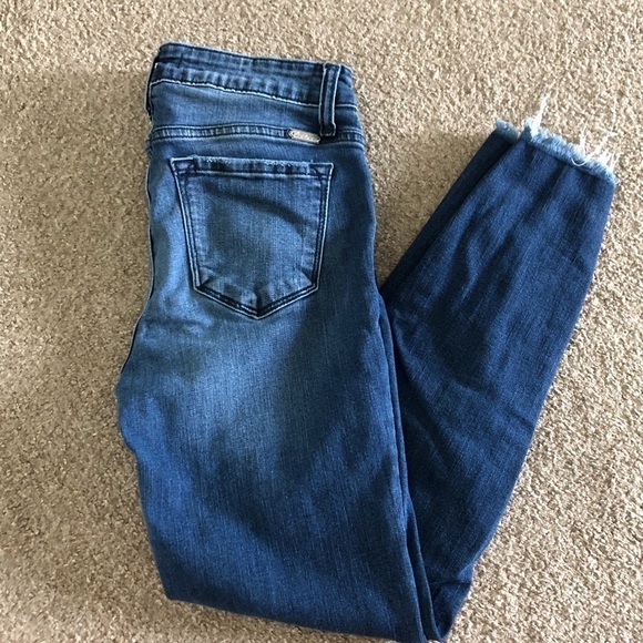 KanCan distressed skinny jeans with raw hem in size 27 - Picture 4 of 6